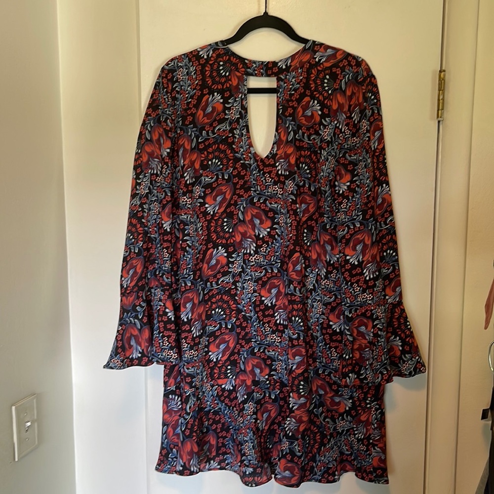 Women’s size XL knee length dress